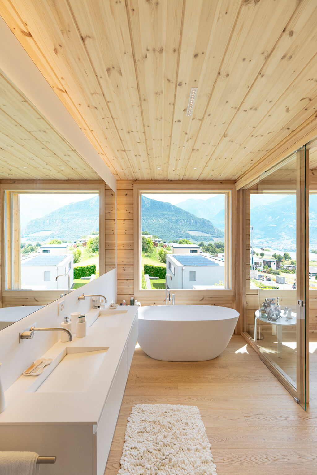 Modern log home in the swiss alps bathroom