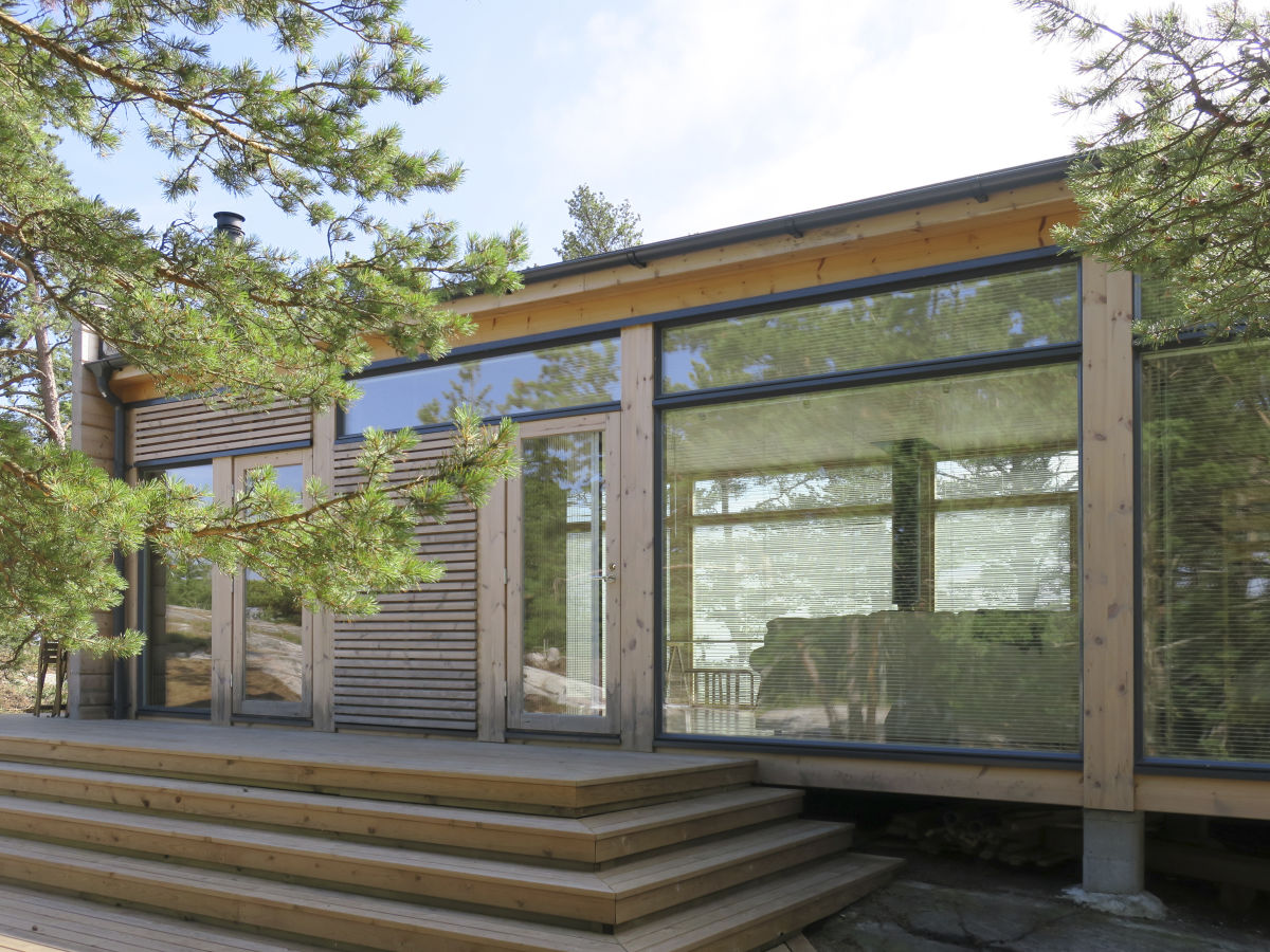 Kontio 50m² Glass House in the Finnish Archipelago