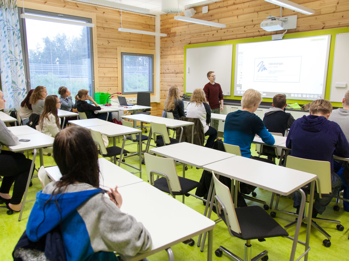 Log School Campus classroom